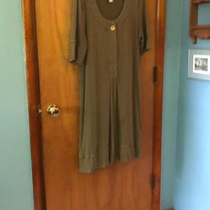 Short sleeves below knee dress